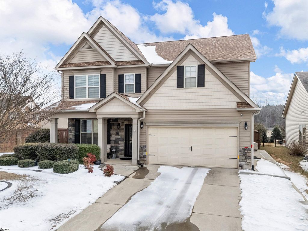 450 Bucklebury Road, Greer, SC 29651