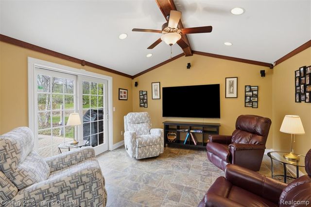 19559 Meadowbrook Road, Northville, MI 48167