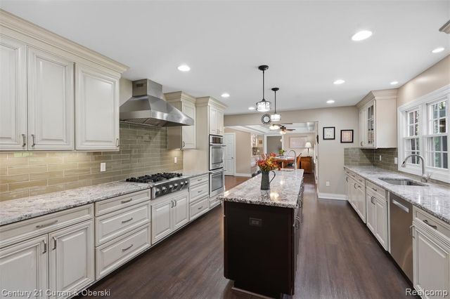 19559 Meadowbrook Road, Northville, MI 48167