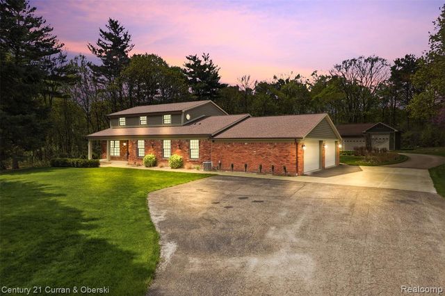 19559 Meadowbrook Road, Northville, MI 48167