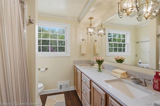 19559 Meadowbrook Road, Northville, MI 48167