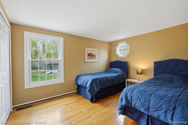 19559 Meadowbrook Road, Northville, MI 48167