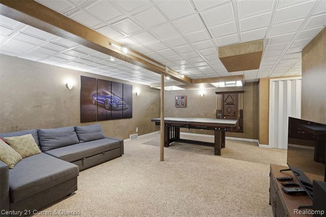 19559 Meadowbrook Road, Northville, MI 48167