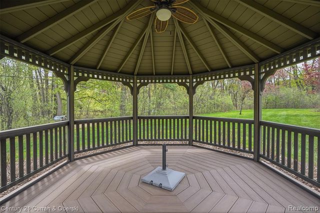 19559 Meadowbrook Road, Northville, MI 48167
