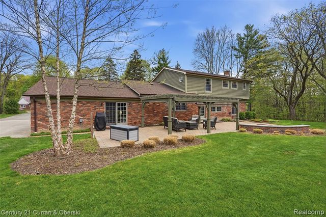 19559 Meadowbrook Road, Northville, MI 48167