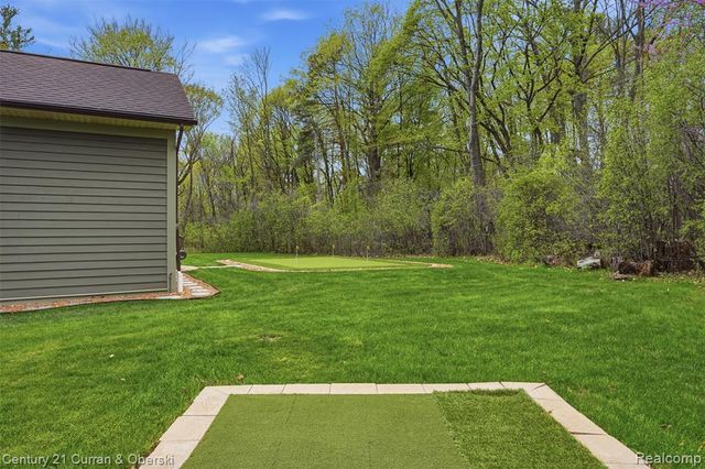 19559 Meadowbrook Road, Northville, MI 48167