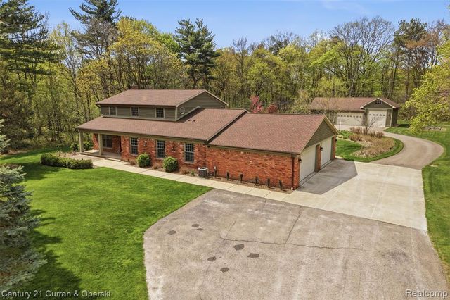 19559 Meadowbrook Road, Northville, MI 48167