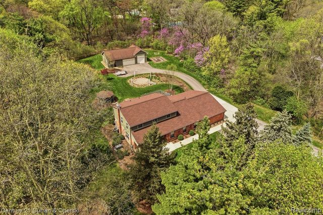 19559 Meadowbrook Road, Northville, MI 48167