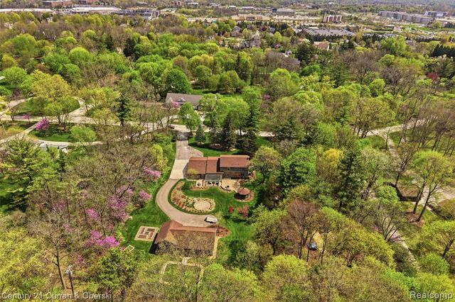 19559 Meadowbrook Road, Northville, MI 48167