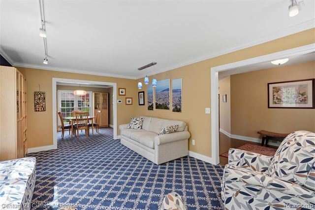 19559 Meadowbrook Road, Northville, MI 48167