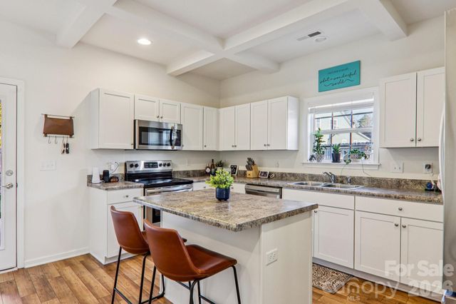 3 Montaugue Street, Arden, NC 28704