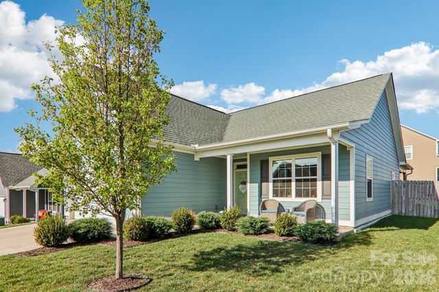 3 Montaugue Street, Arden, NC 28704