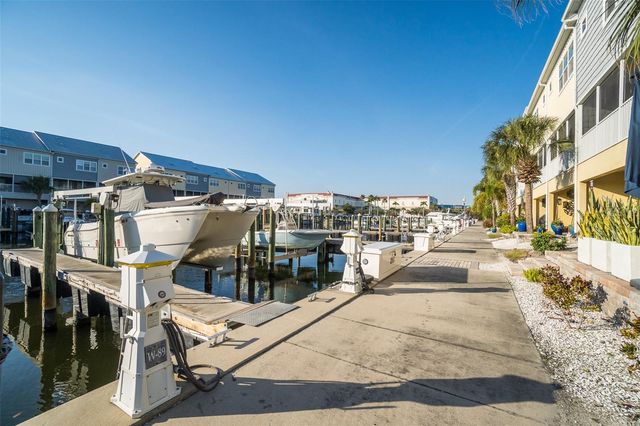 3162 MOORINGS DRIVE, St Petersburg, FL 33712