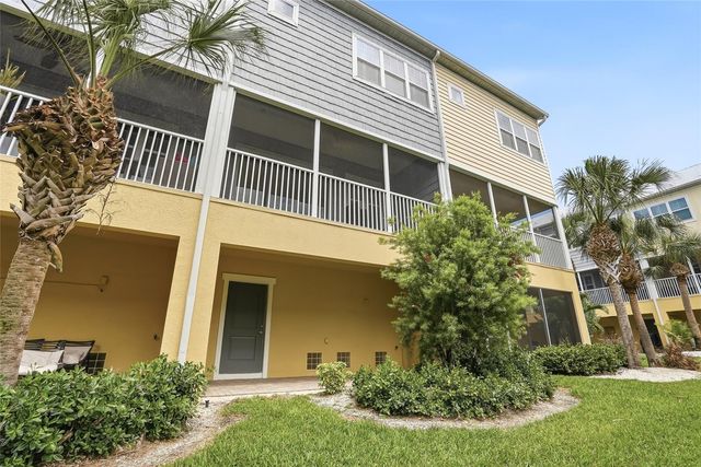 3162 MOORINGS DRIVE, St Petersburg, FL 33712