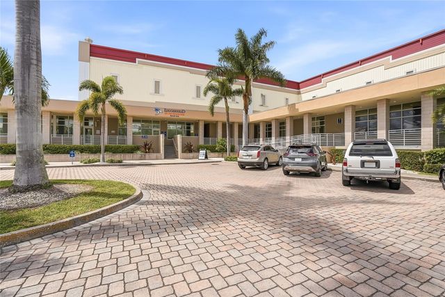 3162 MOORINGS DRIVE, St Petersburg, FL 33712