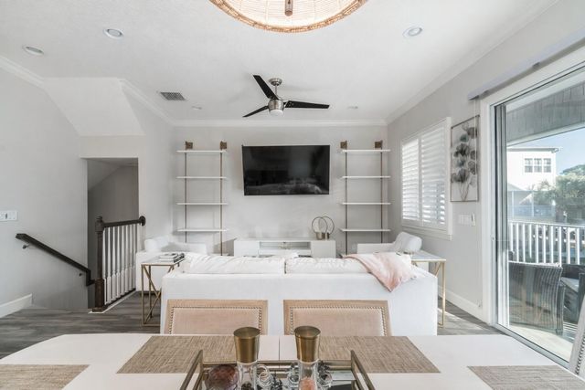 3162 MOORINGS DRIVE, St Petersburg, FL 33712