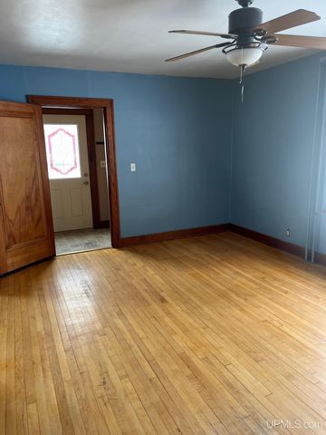 818 N Pine Street, Ishpeming, MI 49849