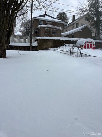 818 N Pine Street, Ishpeming, MI 49849