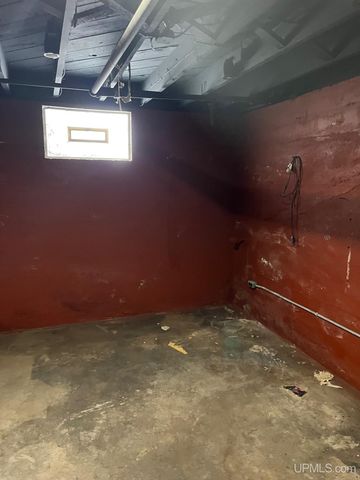 818 N Pine Street, Ishpeming, MI 49849