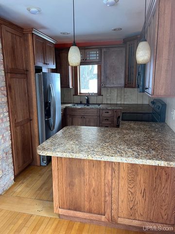 818 N Pine Street, Ishpeming, MI 49849