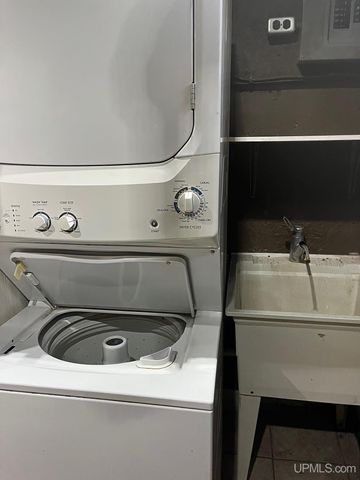 818 N Pine Street, Ishpeming, MI 49849