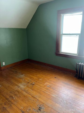 818 N Pine Street, Ishpeming, MI 49849