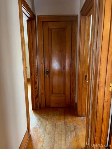 818 N Pine Street, Ishpeming, MI 49849