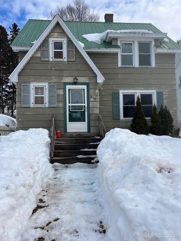 818 N Pine Street, Ishpeming, MI 49849