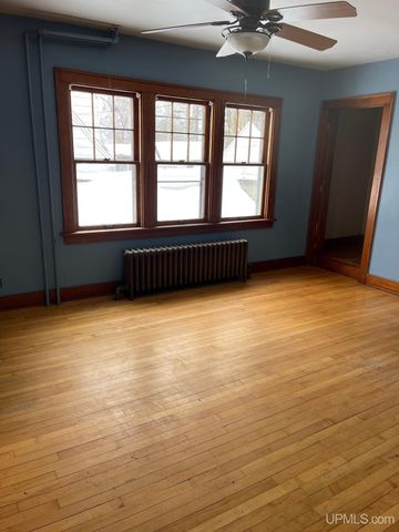 818 N Pine Street, Ishpeming, MI 49849