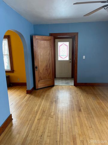 818 N Pine Street, Ishpeming, MI 49849