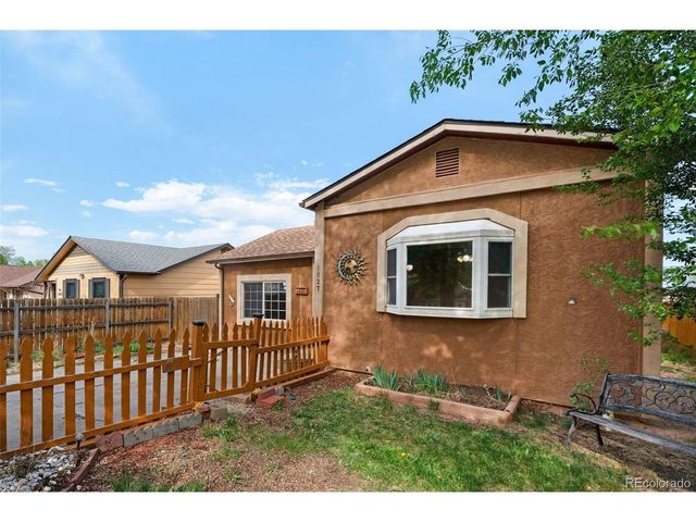 1027 Arch St, Colorado Springs, CO 80904