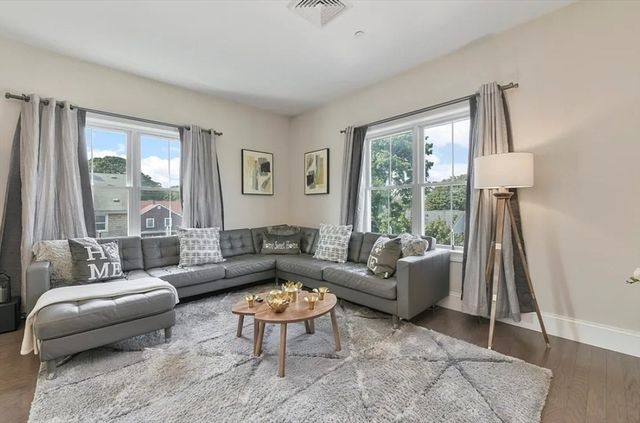 443 Essex St 204, Swampscott, MA 01907