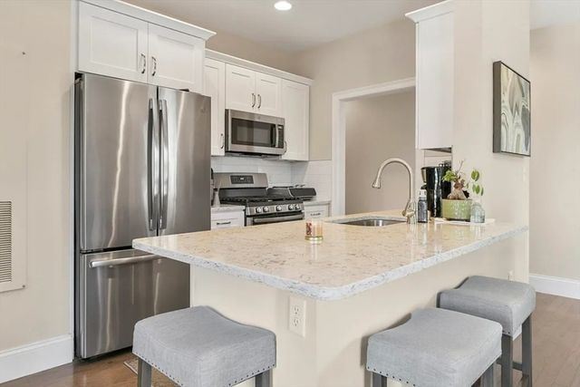 443 Essex St 204, Swampscott, MA 01907