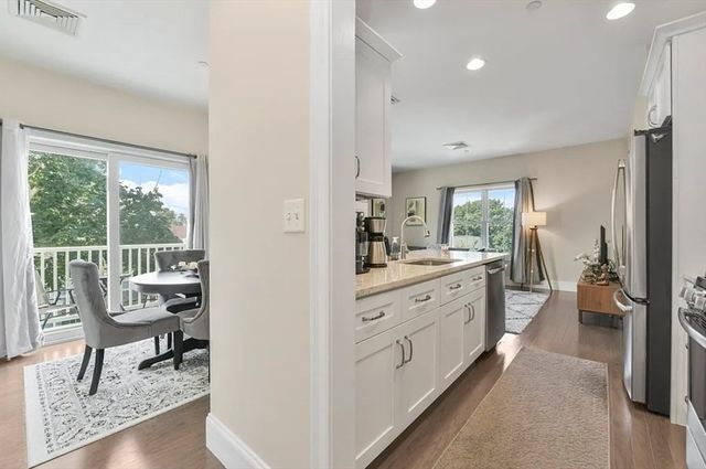 443 Essex St 204, Swampscott, MA 01907