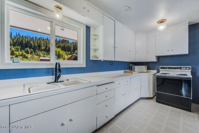 25024 N Derting Rd, Hayden, ID 83835