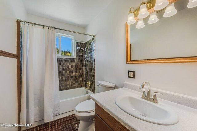 25024 N Derting Rd, Hayden, ID 83835