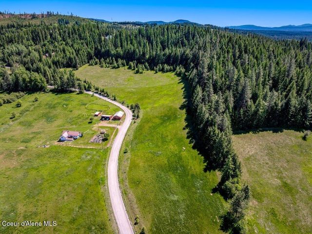 25024 N Derting Rd, Hayden, ID 83835