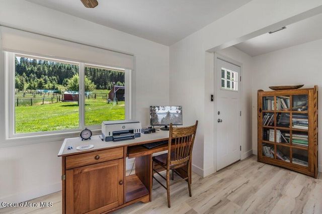 25024 N Derting Rd, Hayden, ID 83835