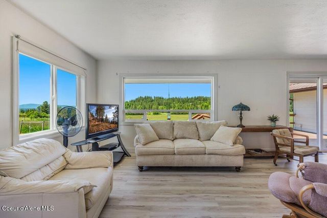 25024 N Derting Rd, Hayden, ID 83835