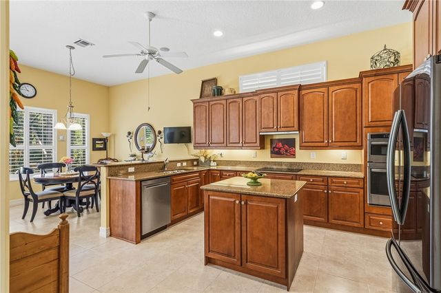 1065 Riverwind Circle, Vero Beach, FL 32967