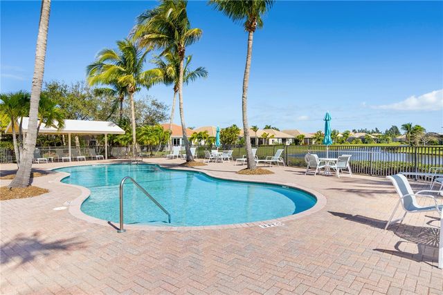 1065 Riverwind Circle, Vero Beach, FL 32967