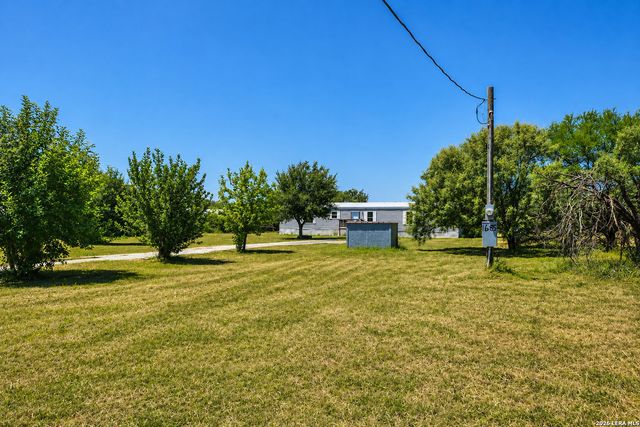 1685 County Road 5715, Natalia, TX 78059