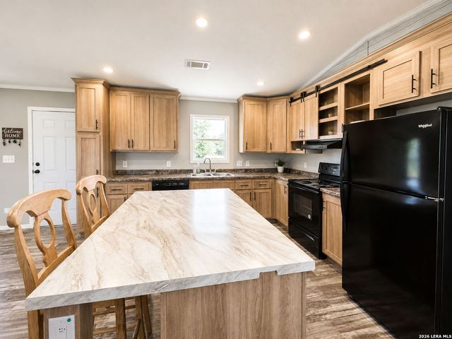 1685 County Road 5715, Natalia, TX 78059