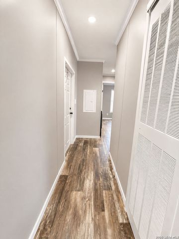 1685 County Road 5715, Natalia, TX 78059