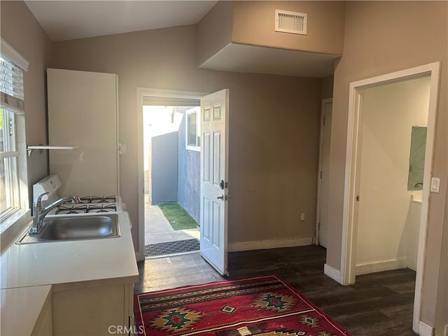 7024 Wilbur Ave, Reseda, CA 91335