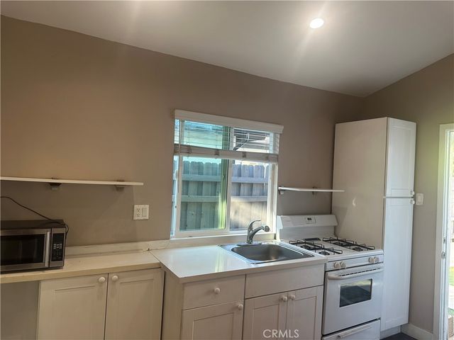 7024 Wilbur Ave, Reseda, CA 91335