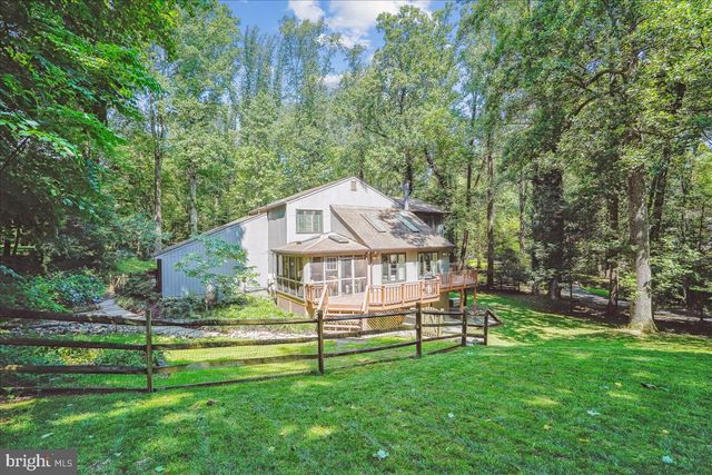 11671 FOX GLEN DR, Oakton, VA 22124