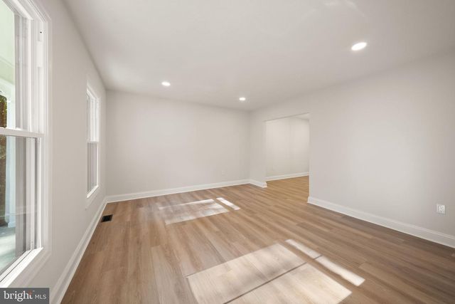 8106 MORNINGSIDE DR, Manassas, VA 20112