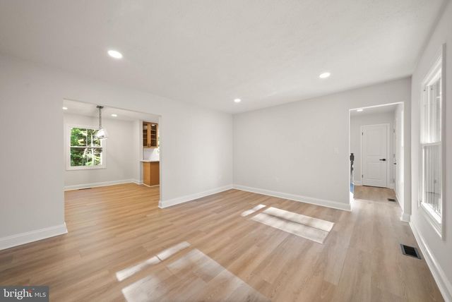 8106 MORNINGSIDE DR, Manassas, VA 20112