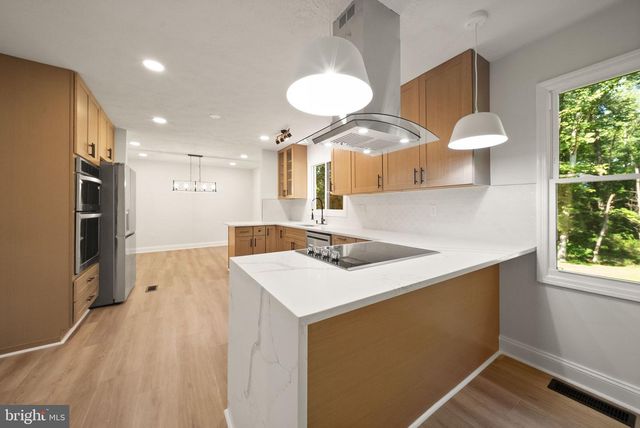 8106 MORNINGSIDE DR, Manassas, VA 20112